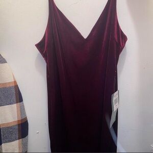 Chic Backless Velvet Dress in Deep Burgundy